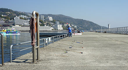 熱海港海釣り施設